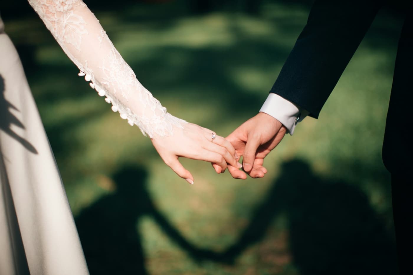 Brautpaar Hand in Hand